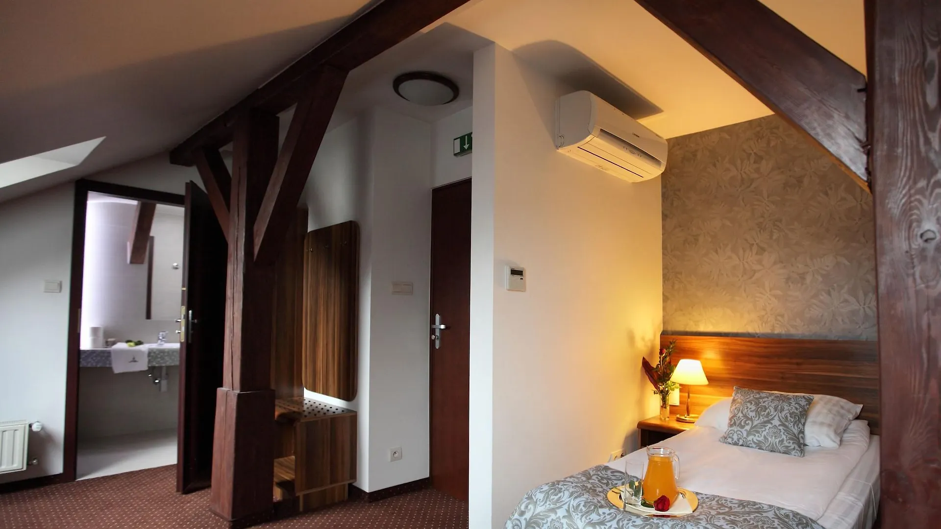 ***  Hotel Wit Stwosz 크라쿠프 폴란드